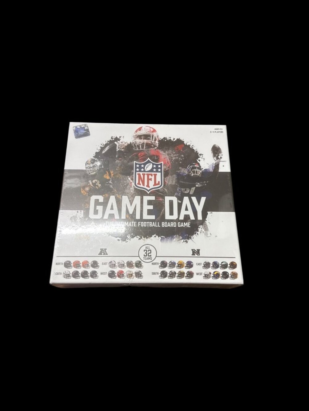 Masterpieces Puzzle Co. NFL Game Day the Ultimate Football Board Game New In Box